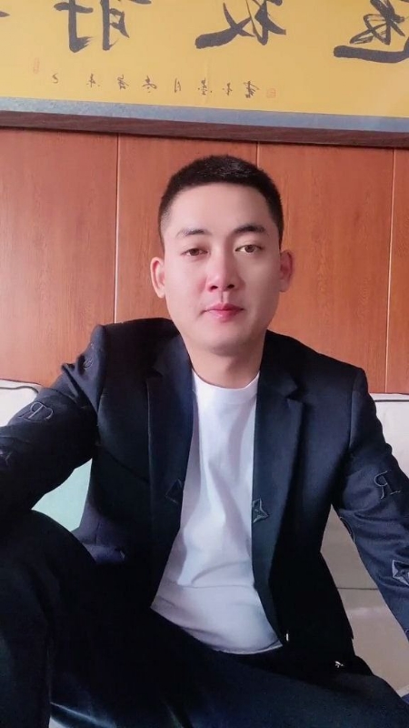 李泽胜的第一张照片--九龙蓝颜知己交友网